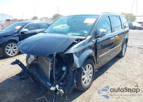 2012 Chrysler Town & Country Touring-L z USA, uszkodzony, nr VIN 2C4RC1CG9CR106857